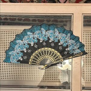 Elegant Black and Blue Lace Fan